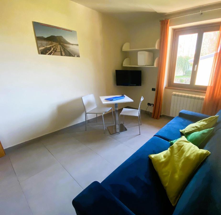 Vela Di Soleville Camere Con E Senza Vista Lago Con Ristorante & Pizzeria Sale Marasino Εξωτερικό φωτογραφία