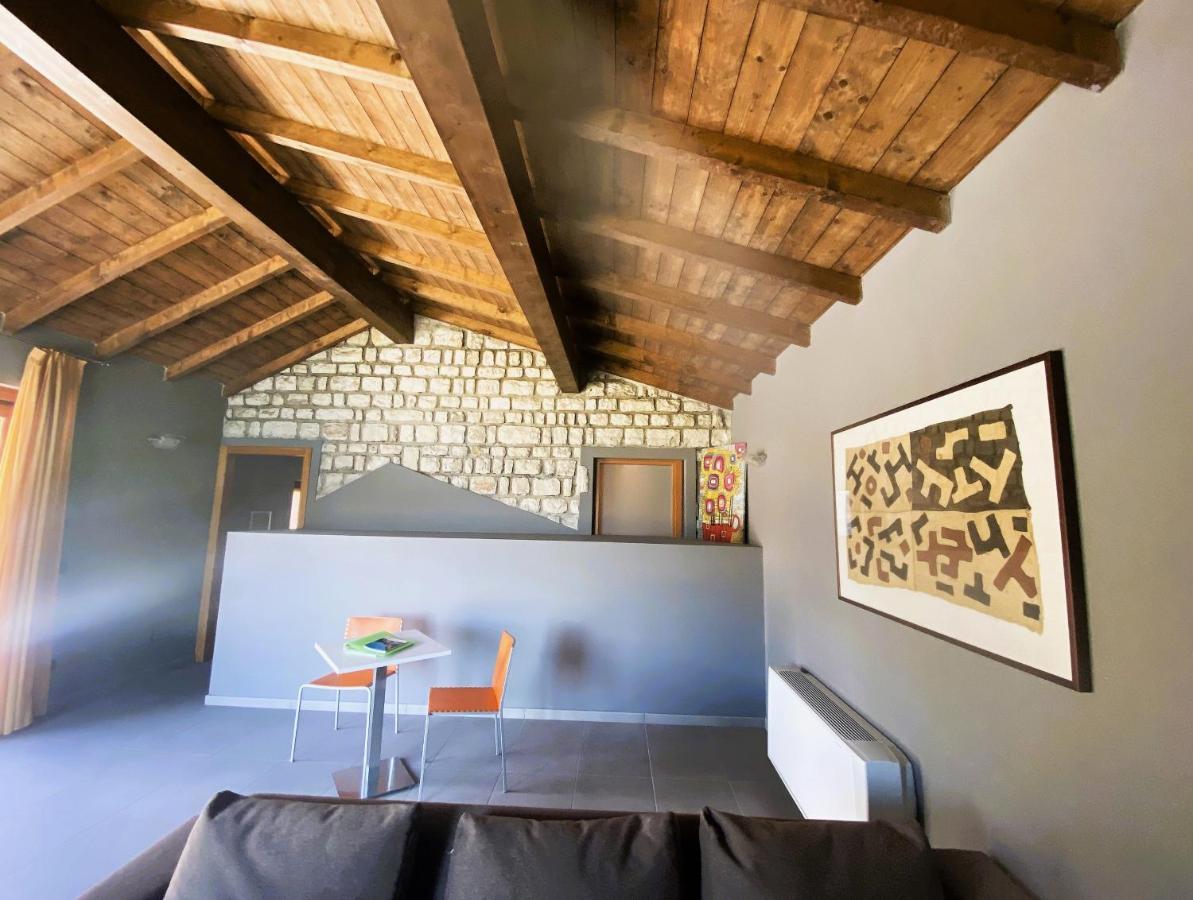 Vela Di Soleville Camere Con E Senza Vista Lago Con Ristorante & Pizzeria Sale Marasino Εξωτερικό φωτογραφία