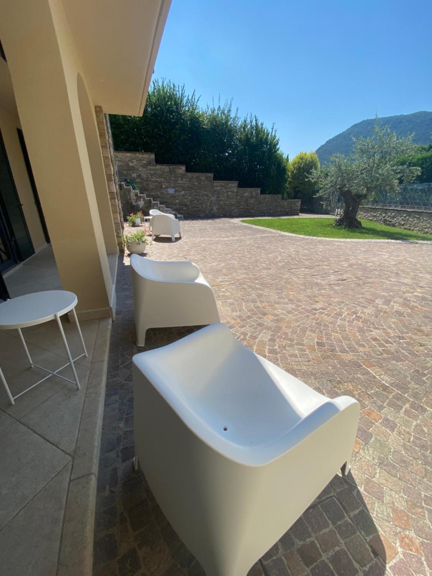 Vela Di Soleville Camere Con E Senza Vista Lago Con Ristorante & Pizzeria Sale Marasino Εξωτερικό φωτογραφία